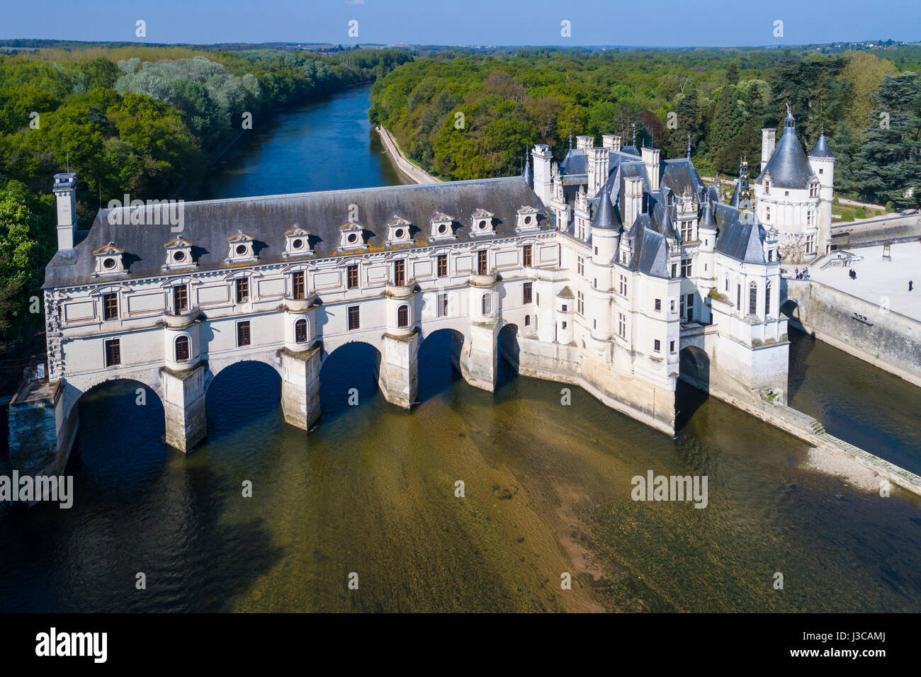 Indre et Loire, vue aérienne du château de Chenonceau, vallée de la Loire classée au patrimoine mondial de l'UNESCO, Banque D'Images