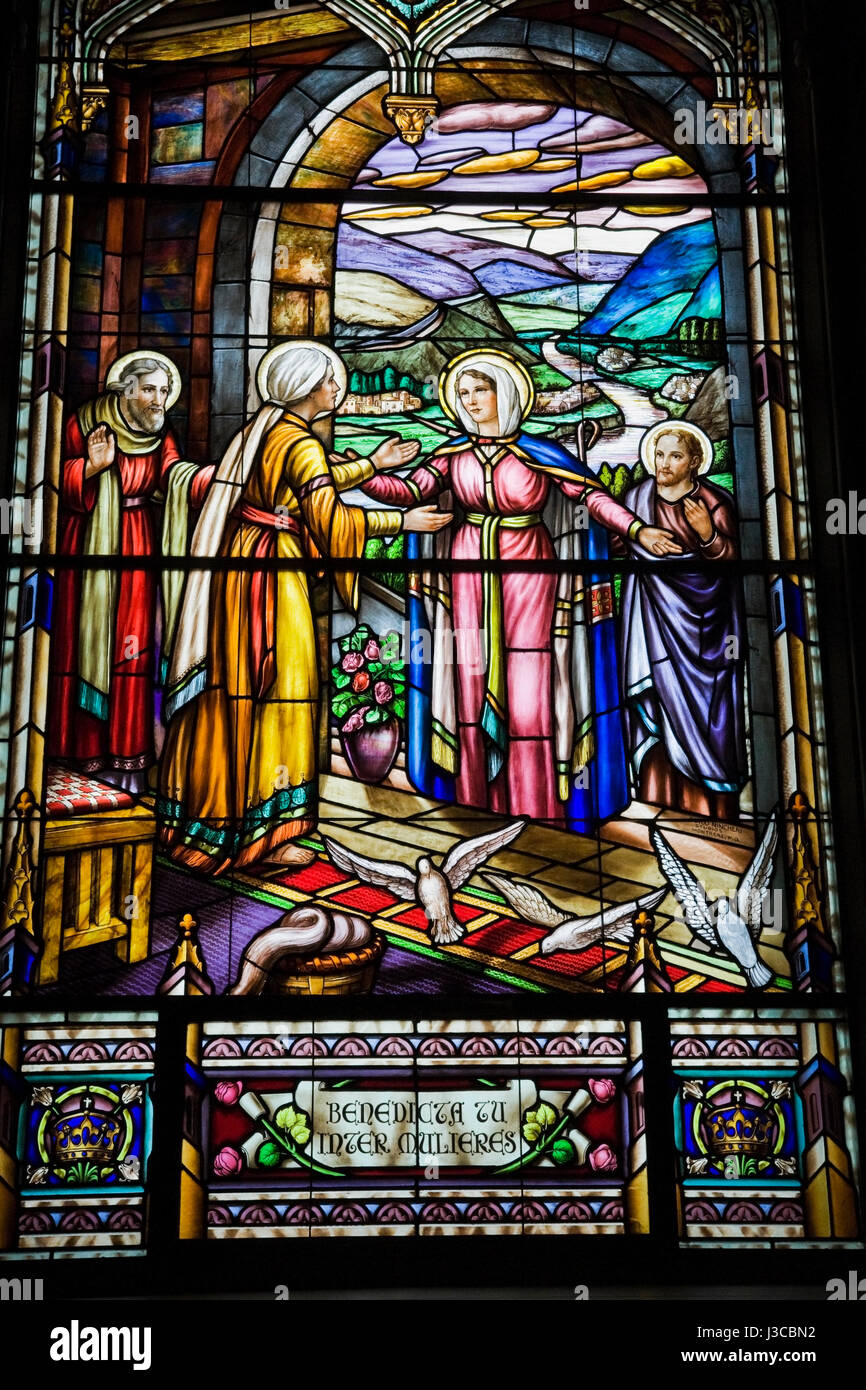 Vitrail avec scène religieuse, la Basilique Notre-Dame, Ottawa, Ontario, Canada. Banque D'Images