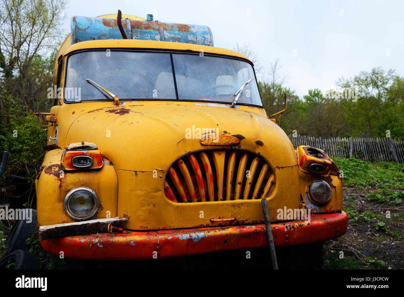 vieux camion Tatra Banque D'Images