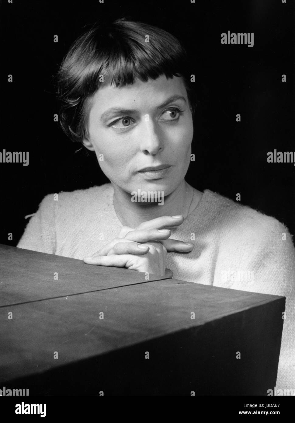 Giovanna d'Arco al rogo Année : 1954 - Italie / France Réalisateur : Roberto Rossellini Ingrid Bergman Banque D'Images