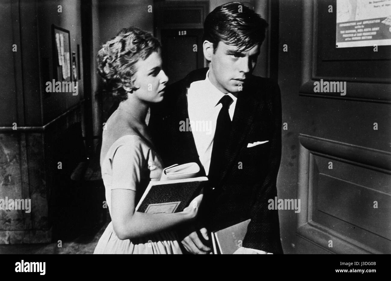 Un baiser avant de mourir un baiser avant de mourir Année : 1956 USA Robert Wagner, Joanne Woodward Directeur : Gerd Oswald Banque D'Images