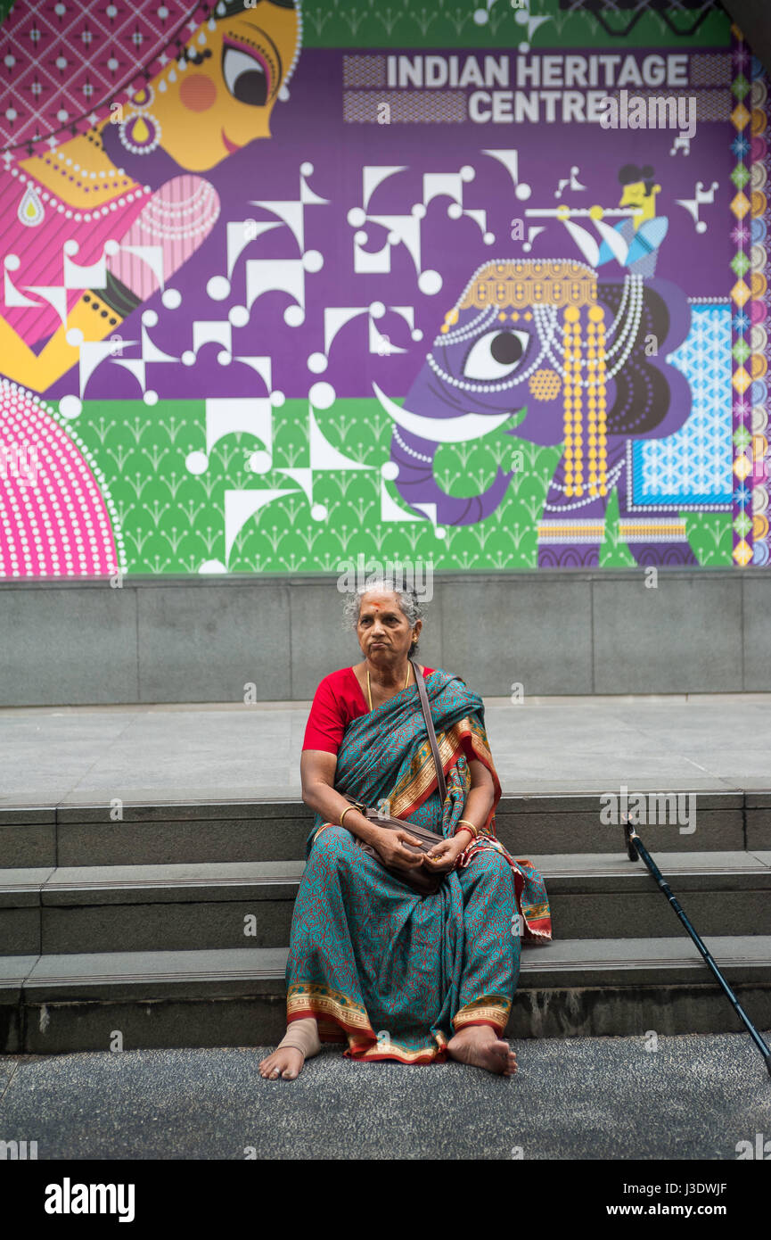 Singapour, République de Singapour, 2016, Portrait d'une femme dans Little India Banque D'Images