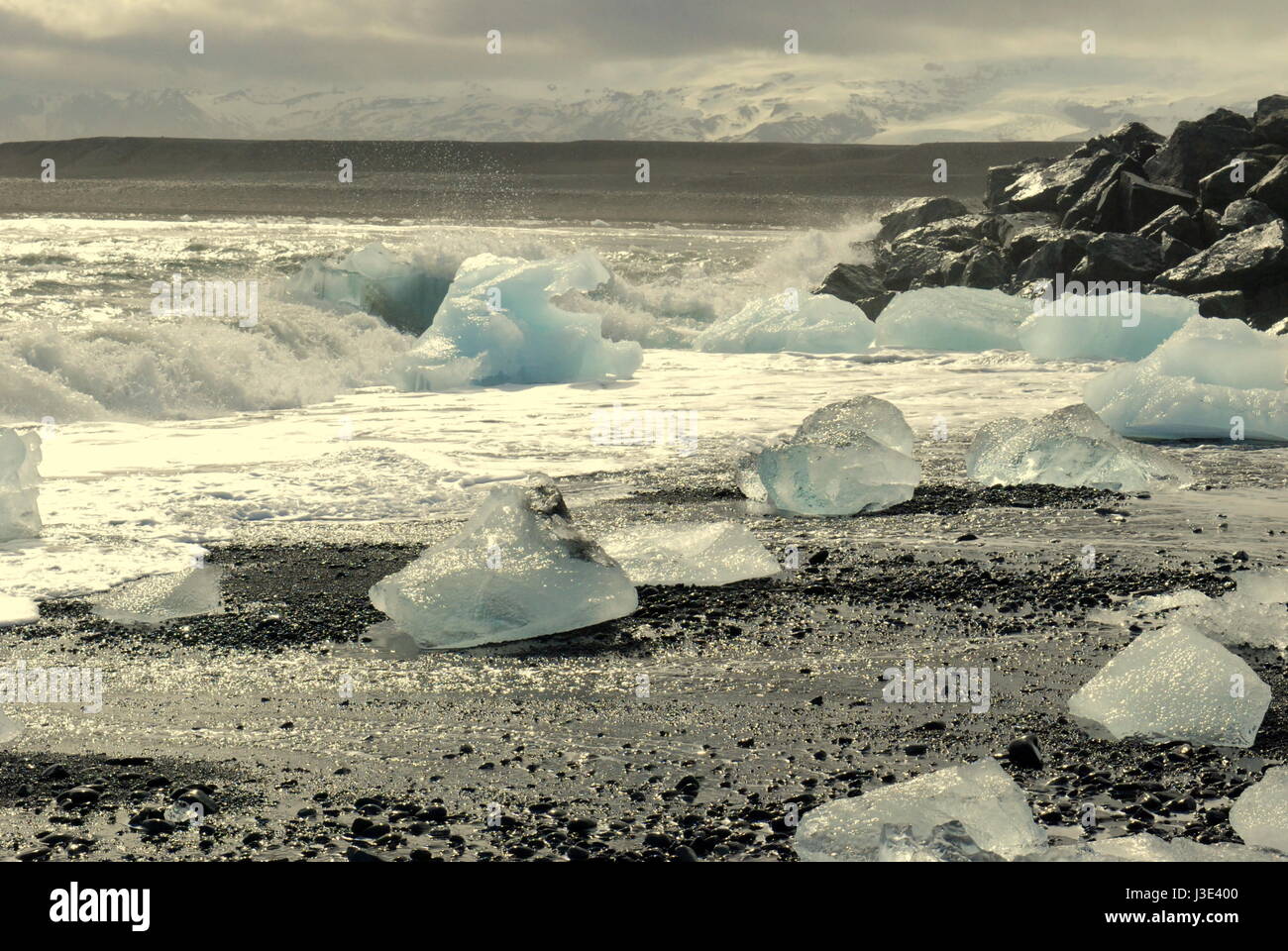 La glace et les icebergs au lac Jökulsárlón, Islande. À la suite de la rocade no 1 autour de l'île. Banque D'Images