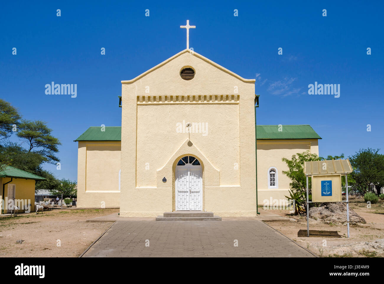 Église luthérienne avec cimetière de guerre, construire en 1870 (Mission de l'Église rhénane) à Okahandja, la Namibie. Monument national de la Namibie. Banque D'Images