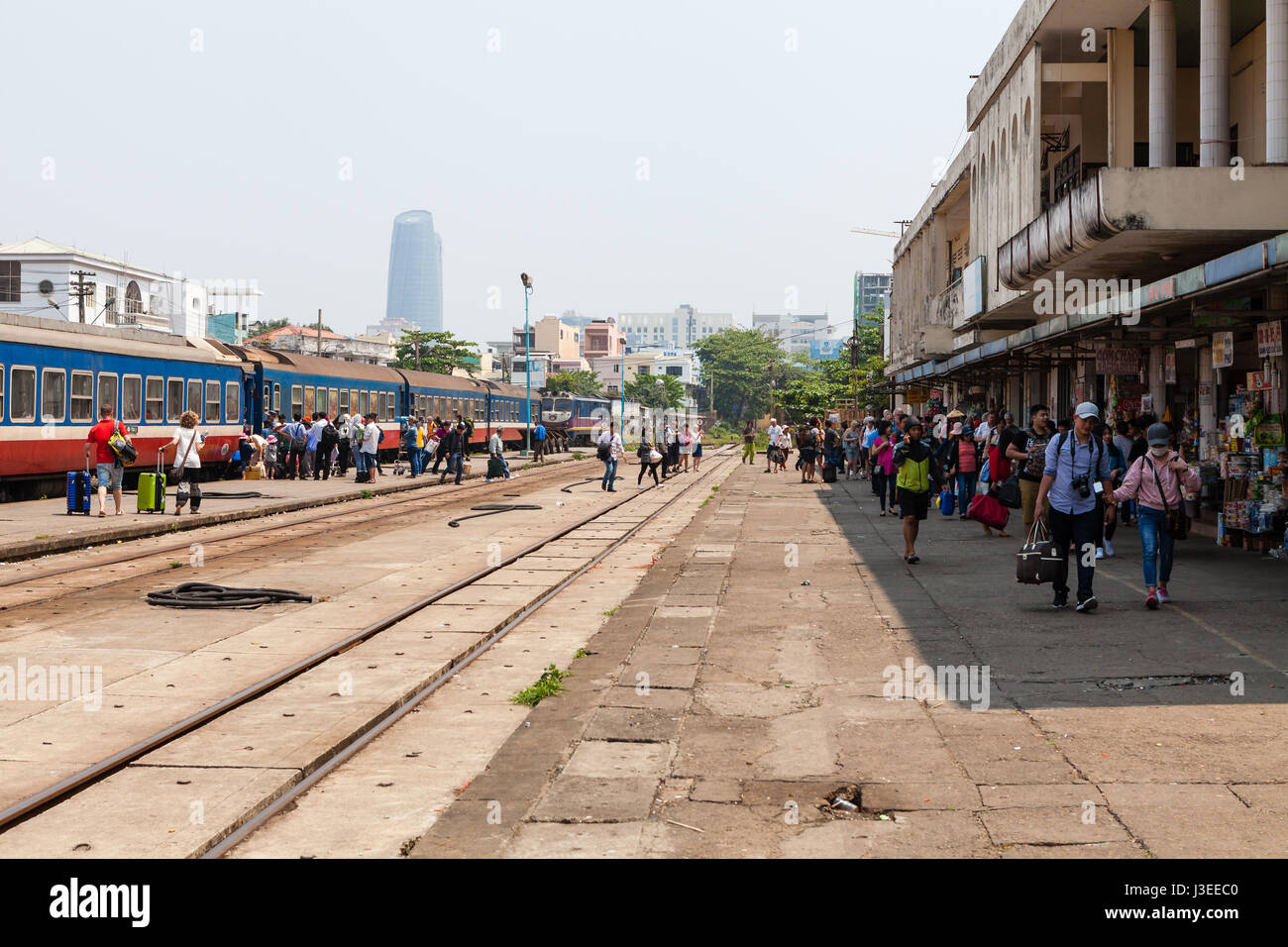 Da nang, Vietnam - 11 mars 2017 : gare plein de passagers Banque D'Images