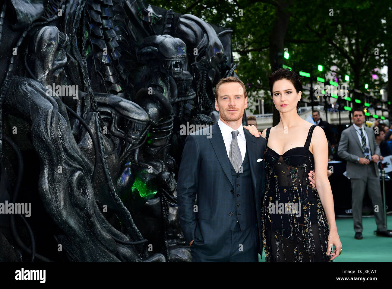 En arrivant pour l'étranger : Pacte Premiere tenue à l'Odeon Leicester Square, Londres. Banque D'Images