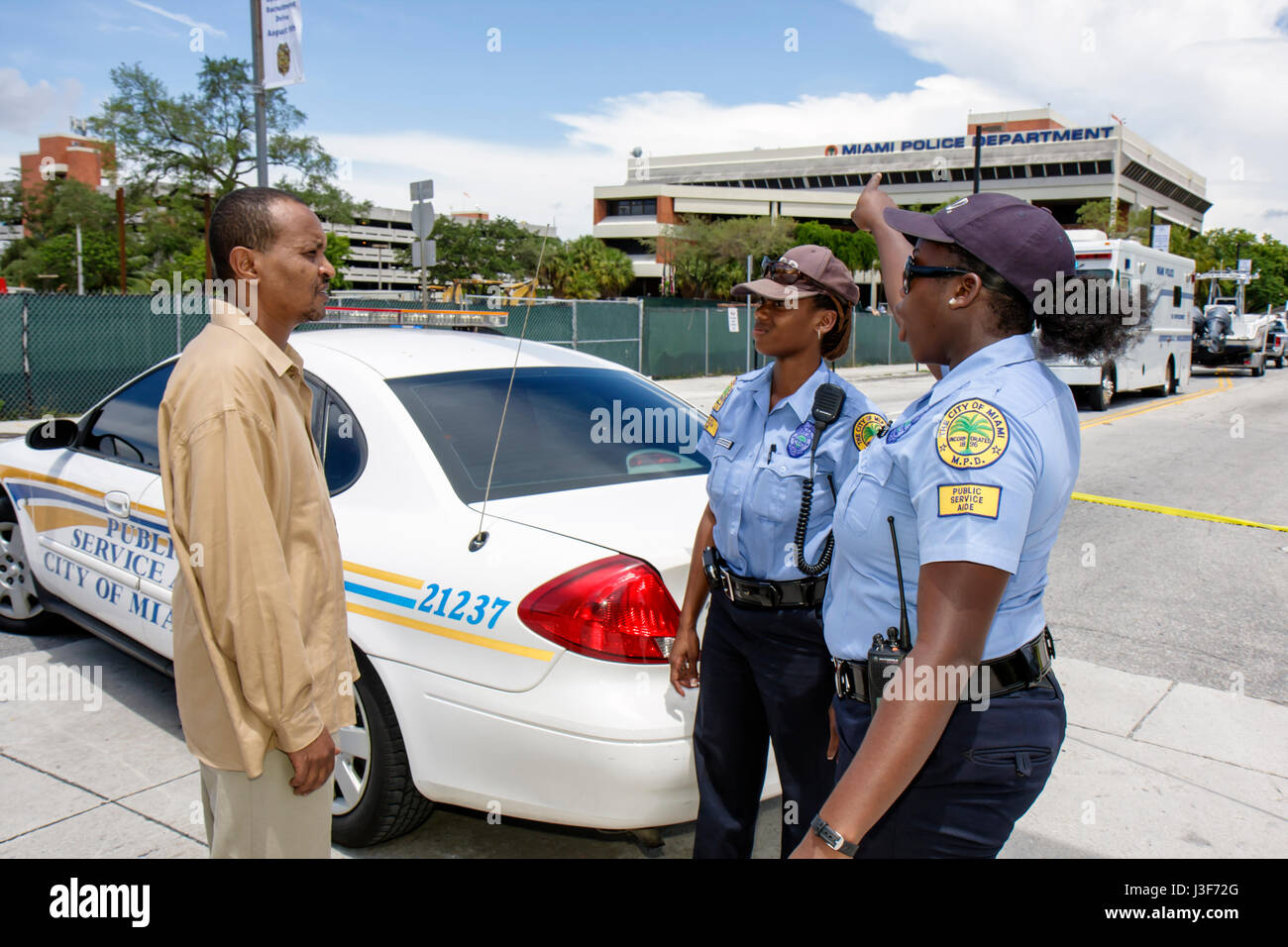 Miami Florida,Miami police Department,police Recruitment Open House maisons home résidence,Black Blacks Africains ethnie minoritaire,ad adulte Banque D'Images