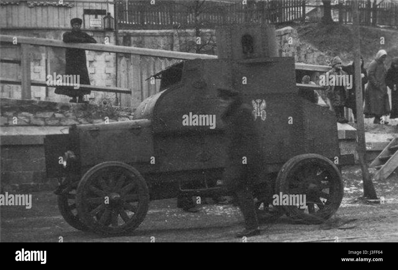 La voiture blindée Fiat Omsky a été utilisée par l'armée blanche de Sibérie pendant la guerre civile russe. C'était un élément essentiel de la stratégie de l'armée, assurant mobilité et protection pendant le conflit. Banque D'Images