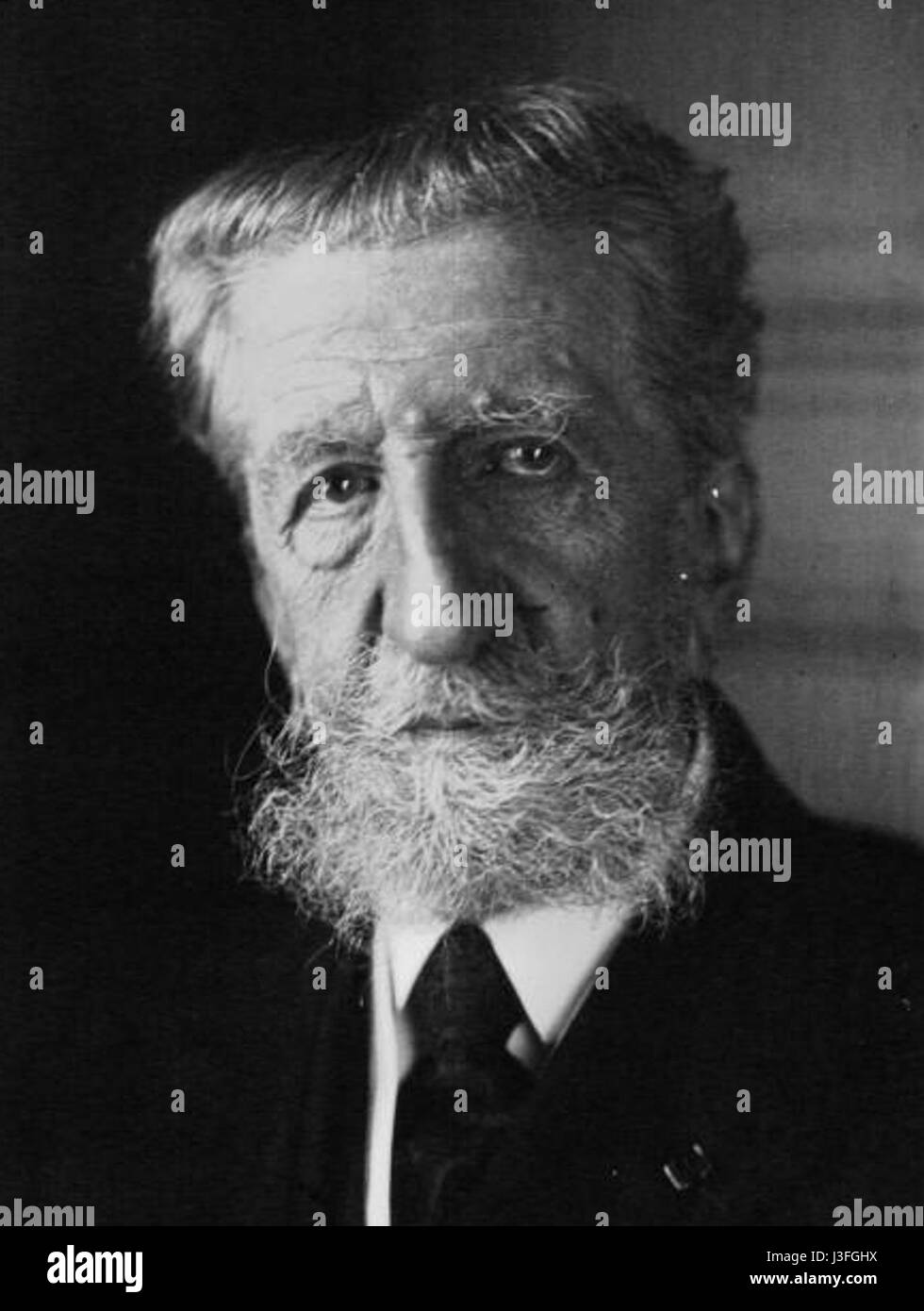 Frantz Jourdain était un architecte et designer français, actif au début du XXe siècle. Il a contribué à l'architecture et au design, avec des œuvres remarquables au cours des années 1920, impliquant peut-être l'Art déco et d'autres influences modernistes. Banque D'Images