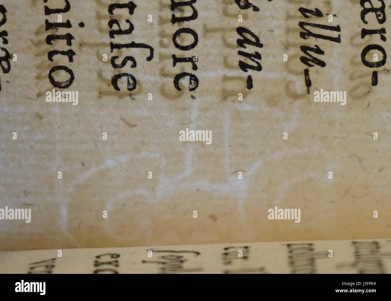 Ce titre fait référence à une illustration détaillée d'une ampoule sacrée, représentant probablement un objet religieux utilisé dans les pratiques liturgiques chrétiennes. La conception en filigrane indique un accent mis sur l'artisanat fin. Banque D'Images