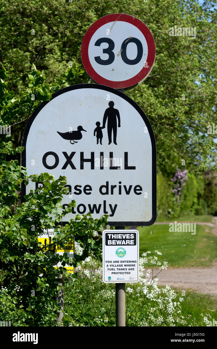 Village Oxhill signe, Warwickshire, England, UK Banque D'Images