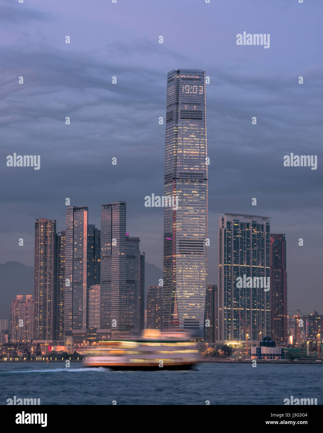 La nouvelle skyline 2017 Kowloon et Hong Kong, le plus haut bâtiment de l'International commerce center ICC, Hong Kong, Chine. Banque D'Images
