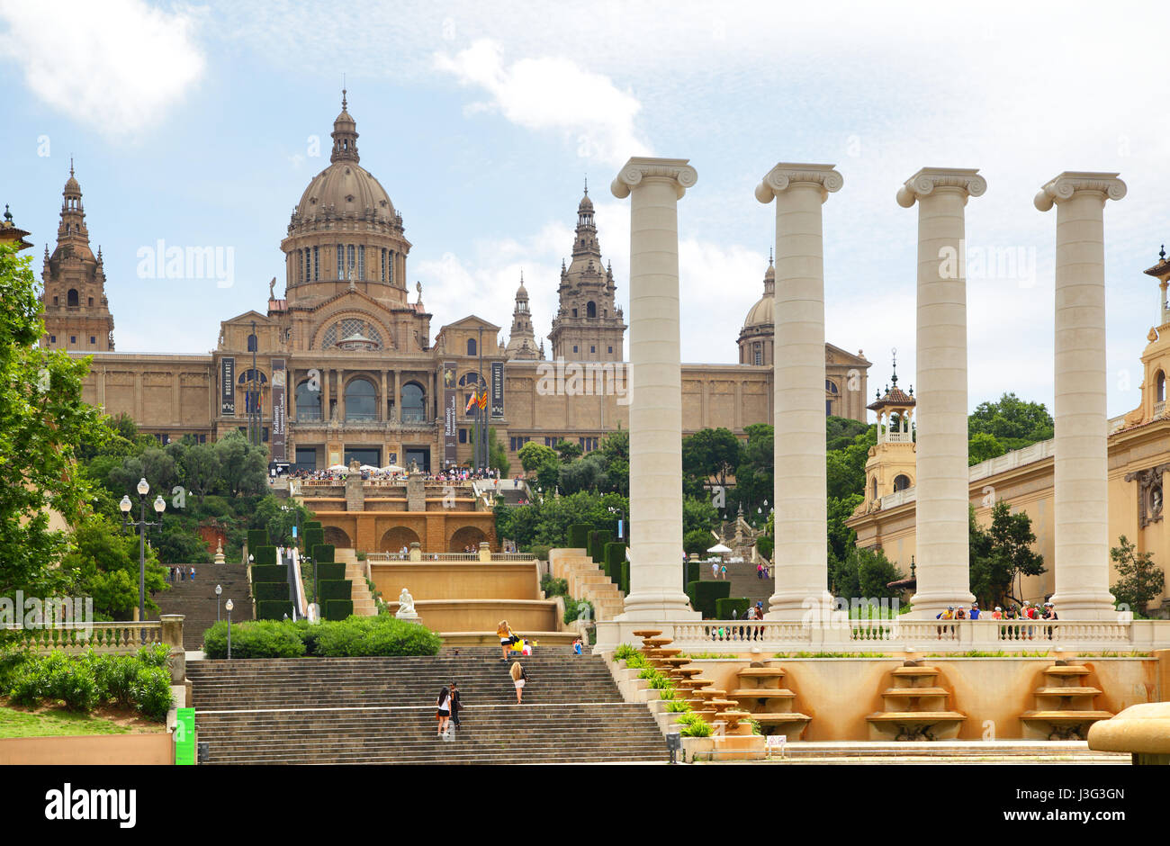 Barcelone, Espagne - 11 juin 2011 : Palais National sur la colline de Montjuic à Barcelone Banque D'Images