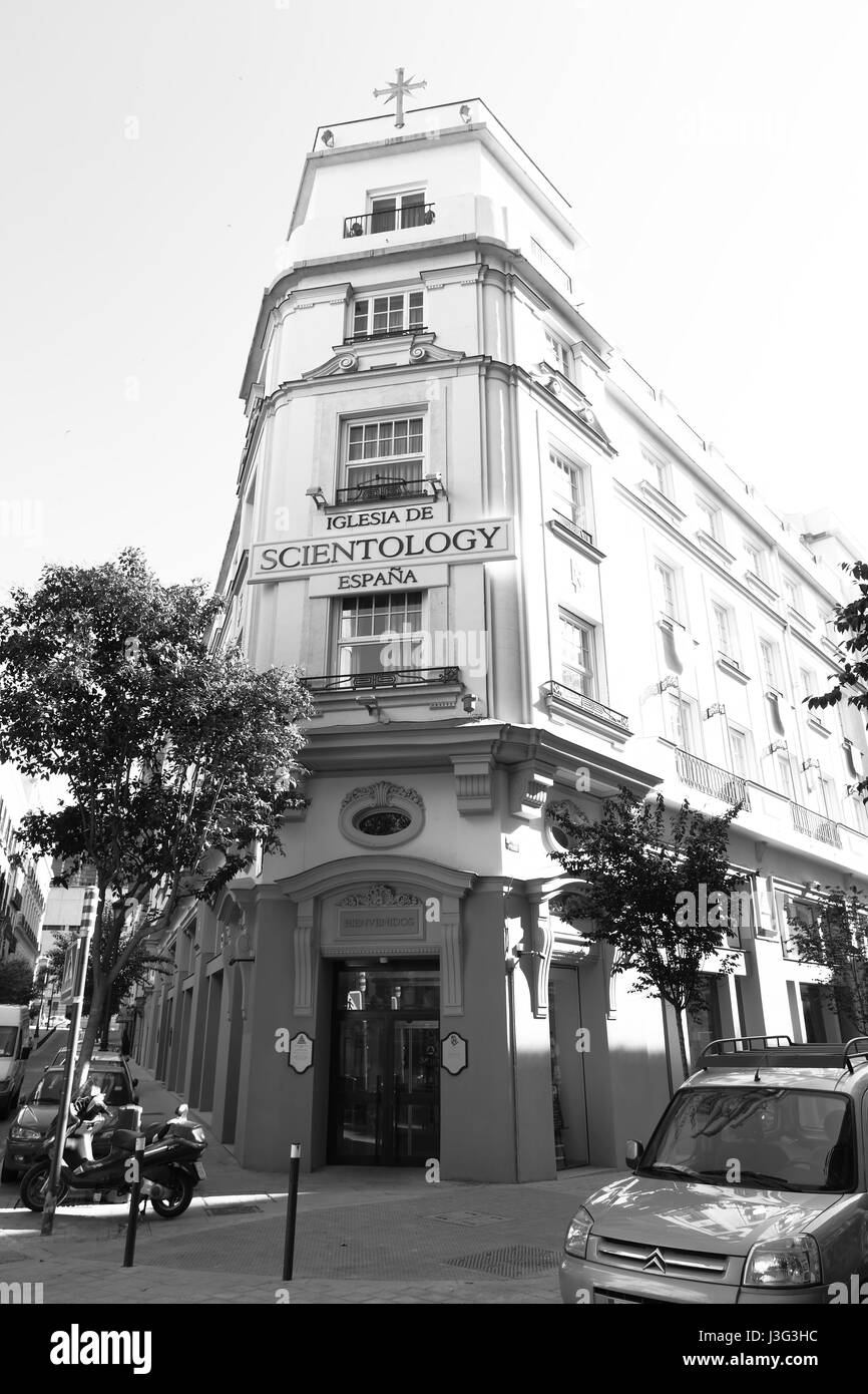 Madrid, Espagne - Mai 09, 2012 : l'Église de Scientologie à Madrid. Image en noir et blanc Banque D'Images