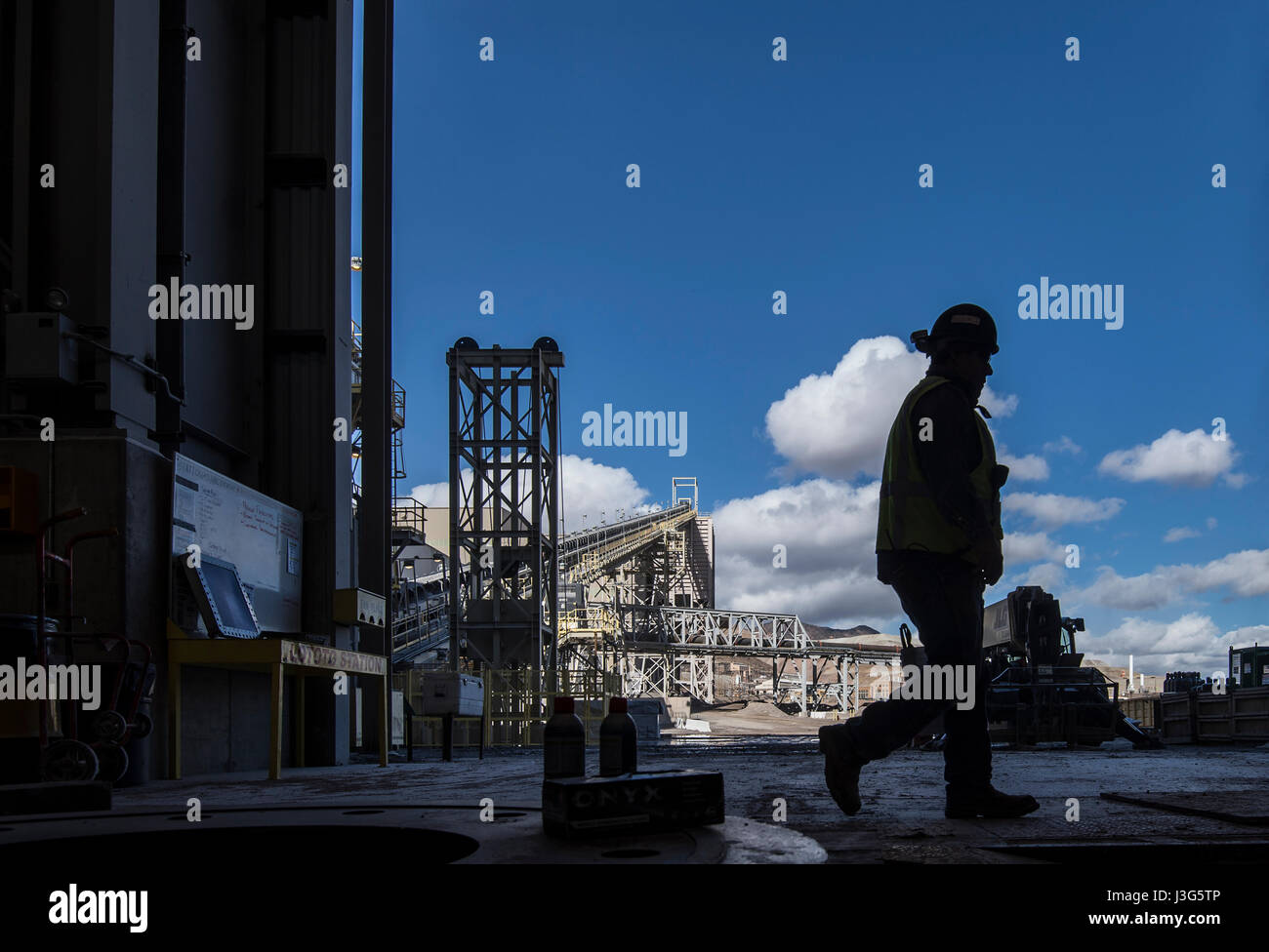 Silhouette de la marche des travailleurs de carrière Banque D'Images