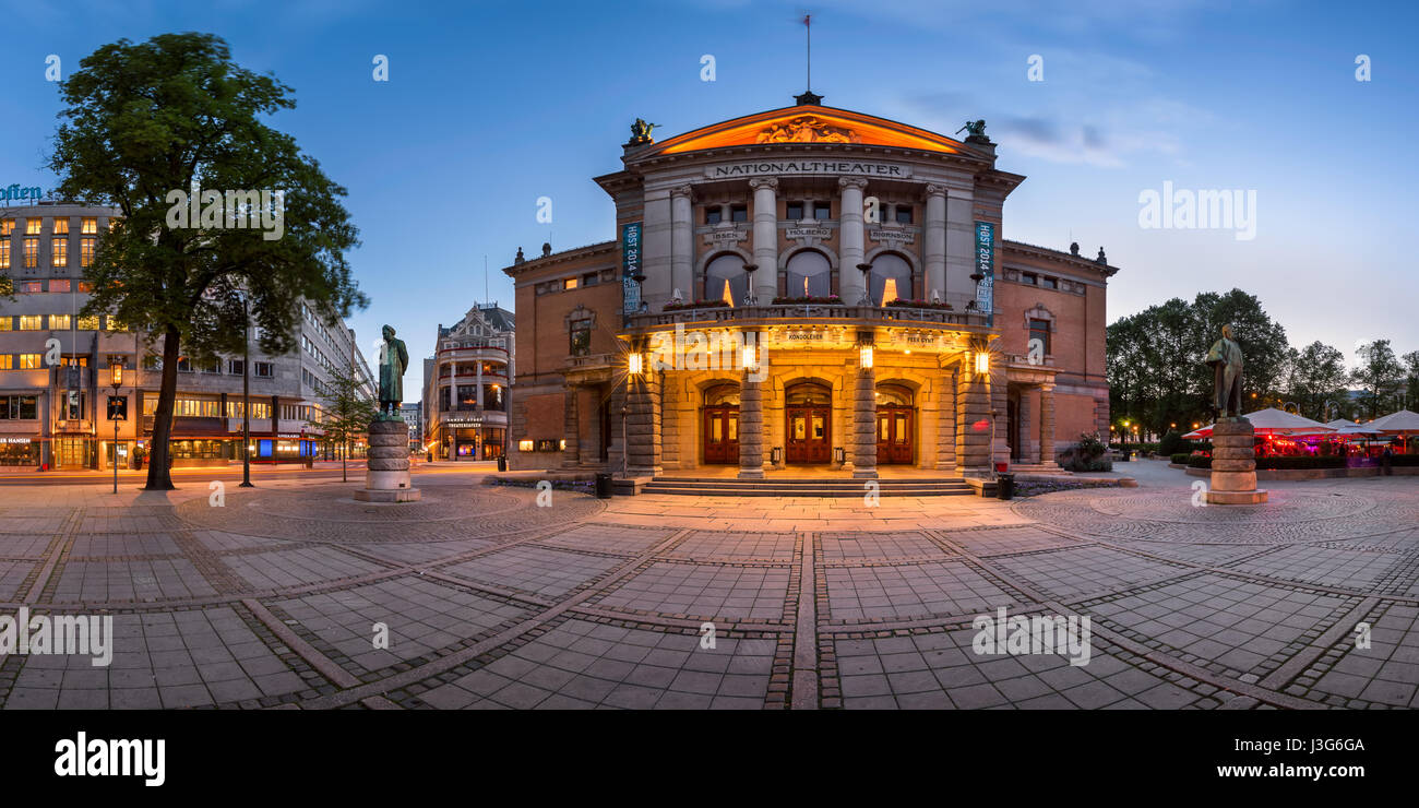 OSLO, Norvège - 11 juin 2014 : Le Théâtre National d'Oslo. Le théâtre a son premier spectacle, le 1 septembre 1899. Banque D'Images
