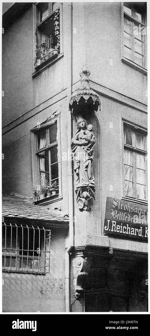 Cette réimpression d'une image historique montre le quartier de Francfort-sur-le-main, mettant en évidence la rue â€˜Hinter dem Laemmchen,â€™, une partie de la ville avec une importance architecturale et culturelle significative. Banque D'Images
