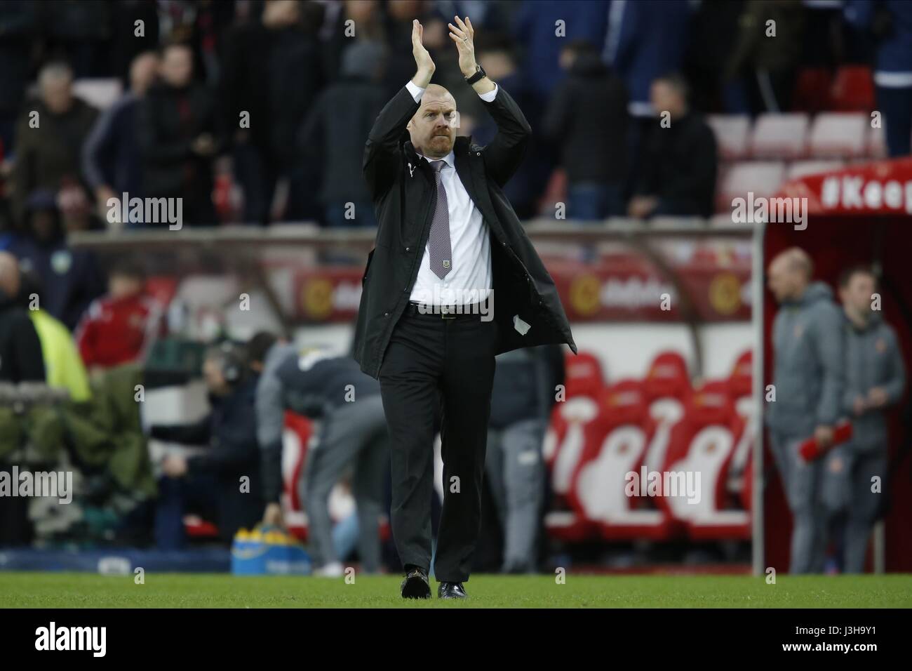SEAN DYCHE sur de sifflet final SUNDERLAND V BURNLEY FC STADE DE LA LUMIÈRE SUNDERLAND ANGLETERRE 18 Mars 2017 Banque D'Images