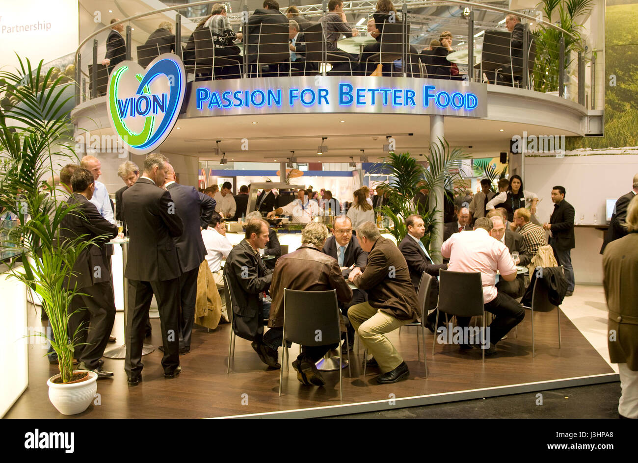 Allemagne, Cologne, l'ANUGA food et boissons salon au centre d'exposition dans le quartier de Deutz, décrochage de la société Vion Food Group. Banque D'Images