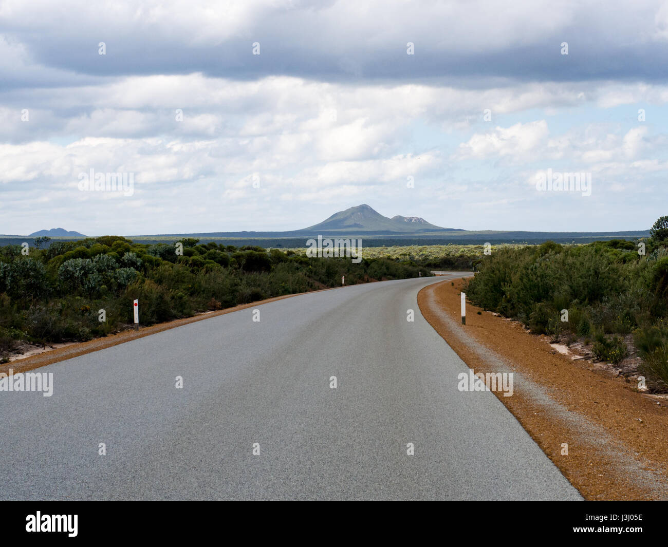 Vue sur chaînes de montagne dans le Parc National de Fitzgerald, l'ouest de l'Australie Banque D'Images