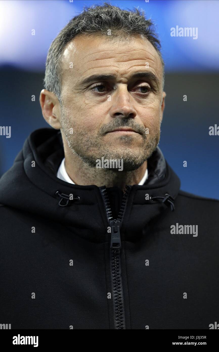 LUIS ENRIQUE FC Barcelone FC Barcelone MANAGER MANAGER ETIHAD STADIUM  MANCHESTER EN ANGLETERRE 01 Novembre 2016 Photo Stock - Alamy