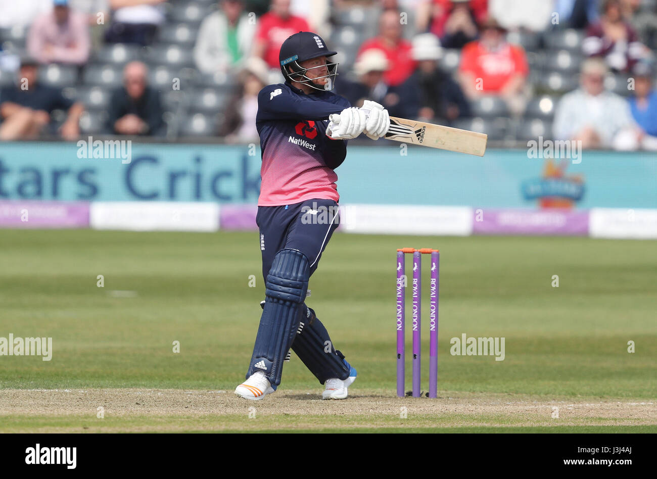 Jonny Bairstow, en Angleterre, lors du premier Royal London One Day International au Brightside Ground, Bristol. APPUYEZ SUR ASSOCIATION photo. Date de la photo: Vendredi 5 mai 2017. Voir PA Story CRICKET England. Le crédit photo devrait se lire comme suit : David Davies/PA Wire. Banque D'Images