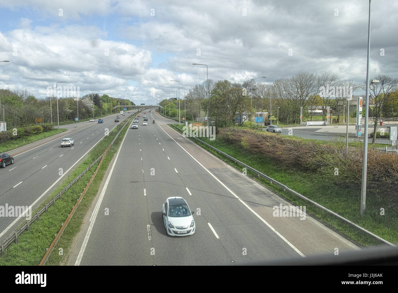 Autoroute M6 en direction nord depuis la zone de sevice Park Hall dans le Lancashire, Angleterre. Banque D'Images