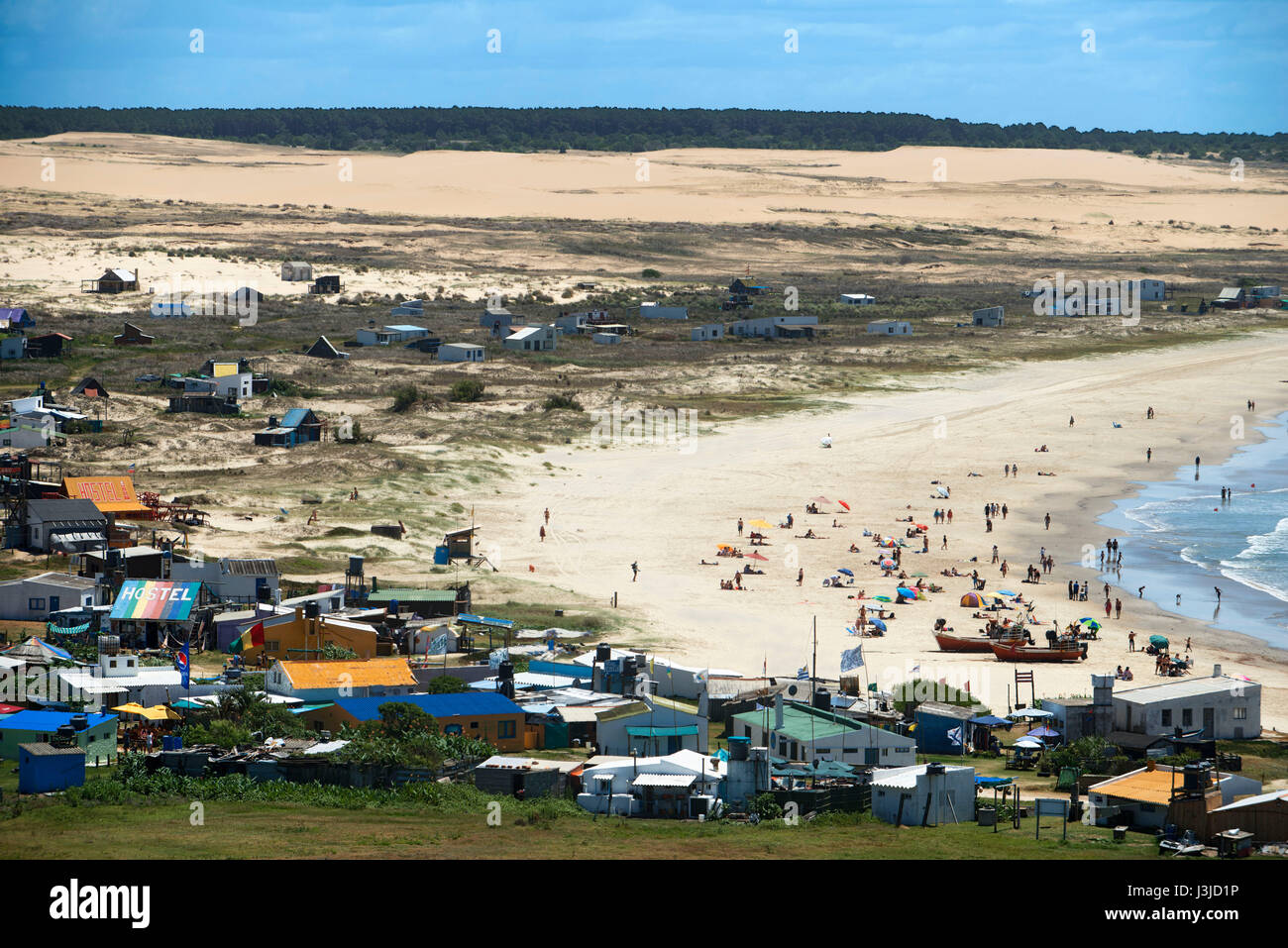 Plage et maisons à Cabo Polonio Hippie, Rocha, Uruguay Banque D'Images