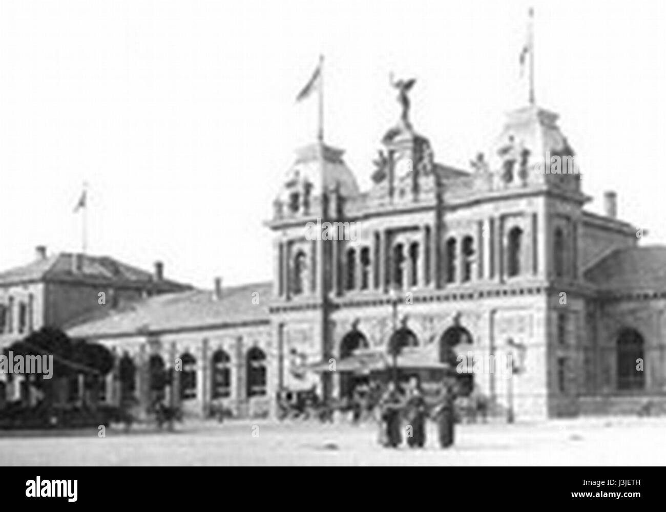 Hbf Mz Allegorie fait probablement référence à une représentation allégorique de la gare centrale de Mayence (Hbf) en Allemagne, utilisant des éléments symboliques ou artistiques pour capturer l'importance culturelle ou architecturale de la station. Banque D'Images