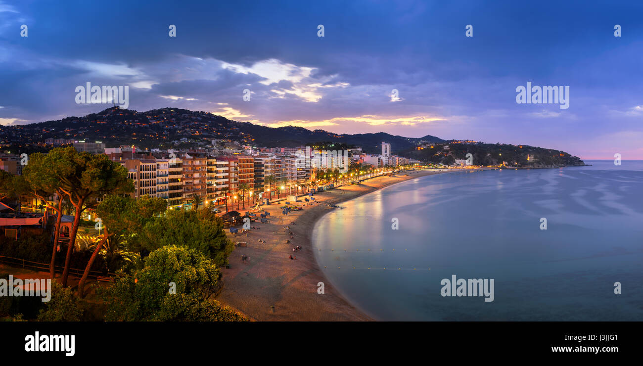 LLORET DE MAR, ESPAGNE - 25 juin 2016 : Panorama de Lloret de Mar en Catalogne, Espagne. Lloret de Mar est le plus populaire station balnéaire de la Costa Brava et situé à seulement Banque D'Images