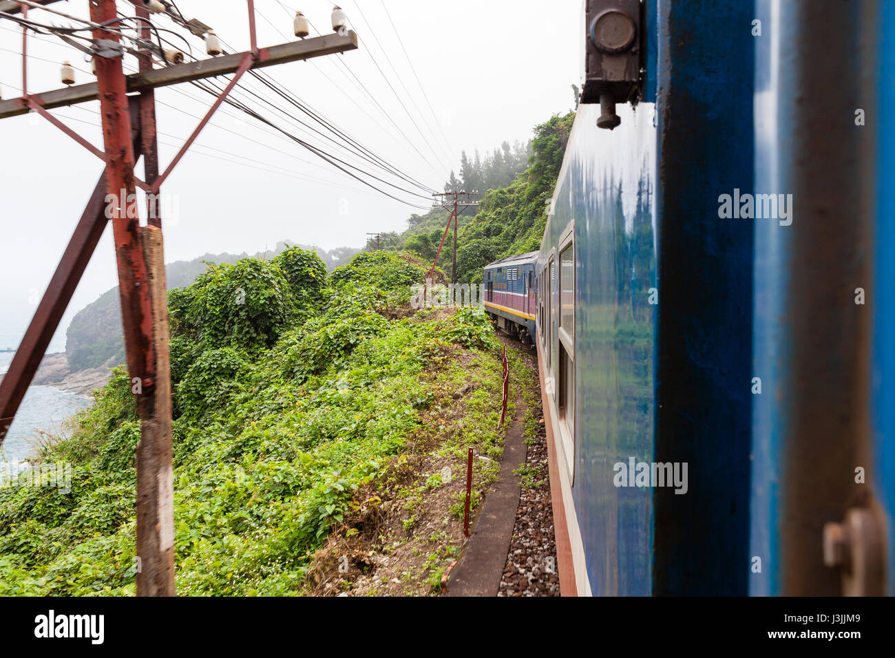 Voyageant en train, l'un des plus beaux parcours ferroviaires de Hué à Da nang, Vietnam Banque D'Images