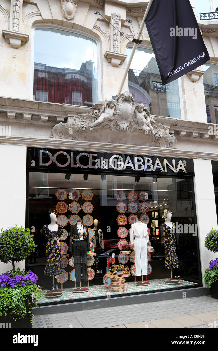 Vue extérieure de Dolce & Gabbana designer fashion store window display dans Old Bond Street London UK KATHY DEWITT Banque D'Images