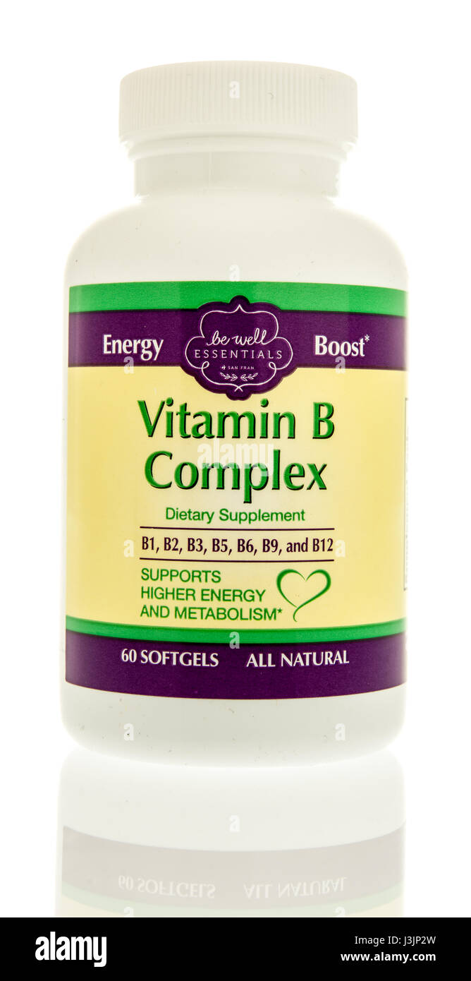 Winneconne, WI - 4 mai 2017 : une bouteille d'être bien Essentials vitamine B complexe sur une base isolée. Banque D'Images