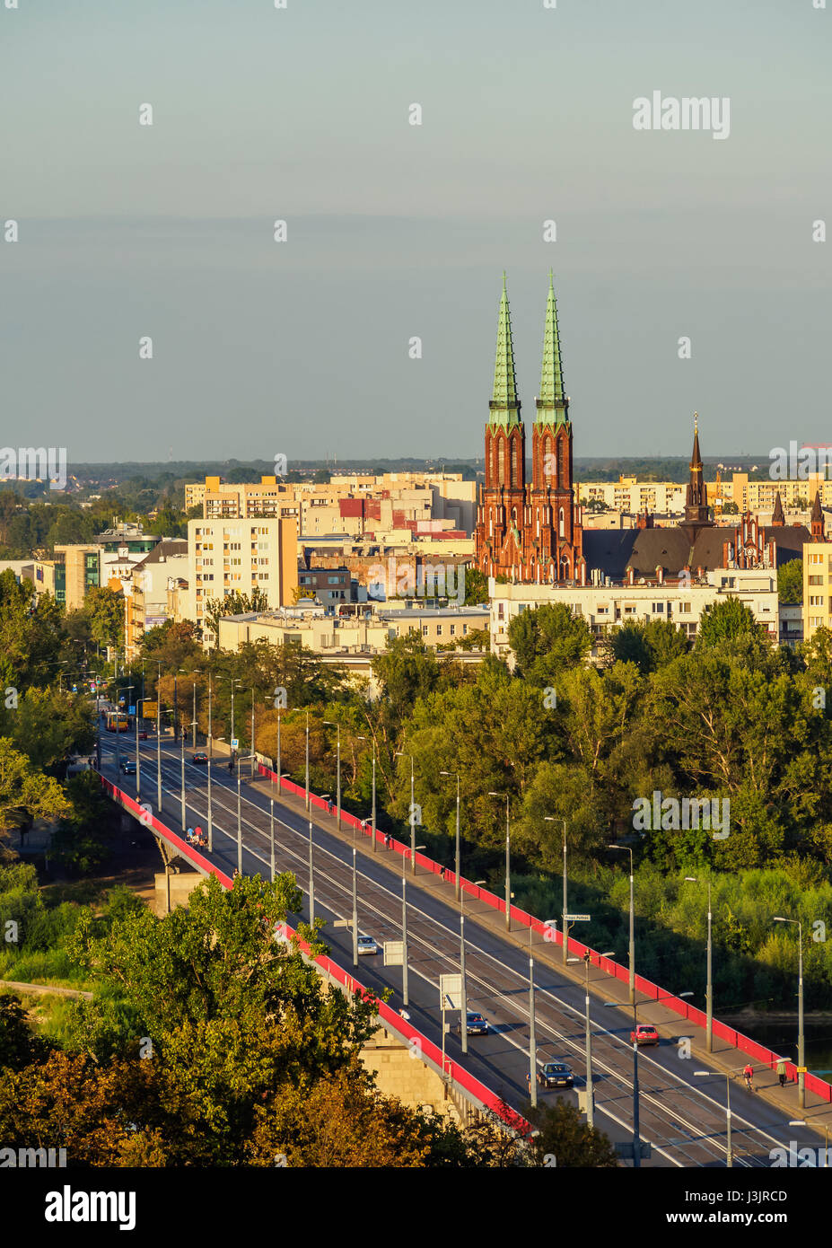 La Pologne, Voïvodie de Mazovie, Varsovie, vue vers le quartier Praga et cathédrale Saint-florian Banque D'Images