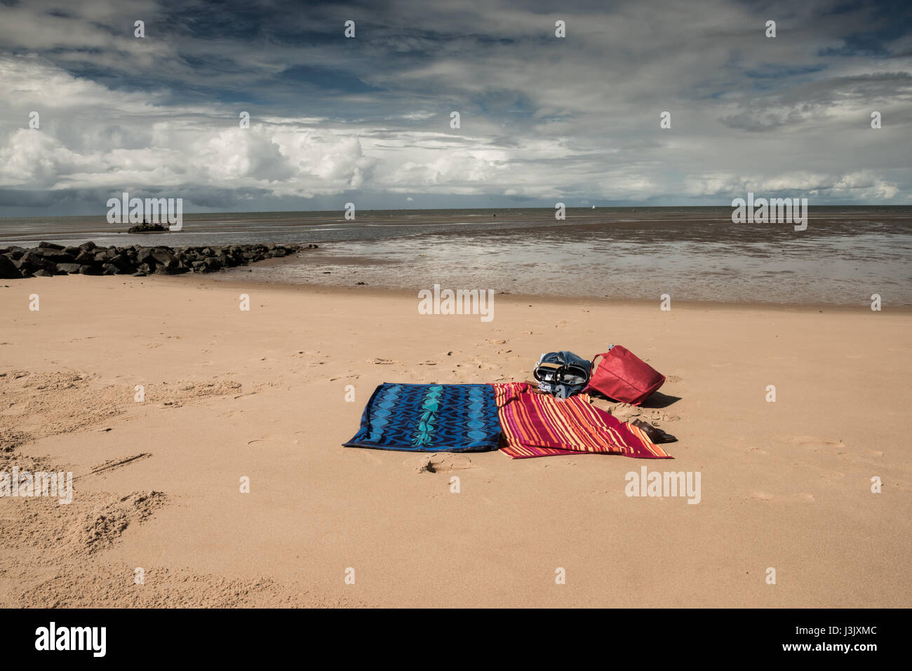 Une plage à marée basse dans la capitale du Mozambique Maputo Banque D'Images