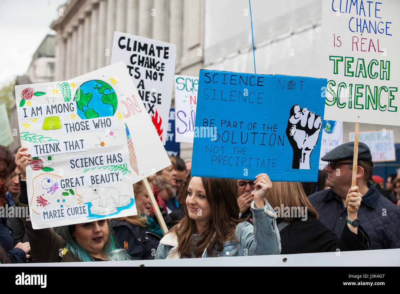 Londres, Royaume-Uni. 22 avril, 2017. Les scientifiques se préparer pour le mois de mars pour la science à Kensington sur le jour de la Terre. Banque D'Images