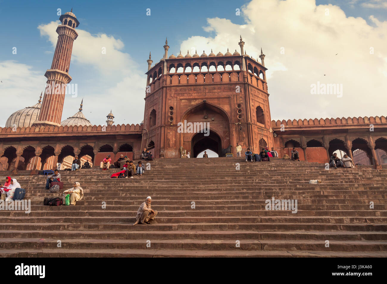 Jama Masjid Delhi entrée principale est la plus grande mosquée de l'Inde et d'une structure de l'architecture de l'Inde classique construit par l'empereur Moghol Shah Jahan. Banque D'Images