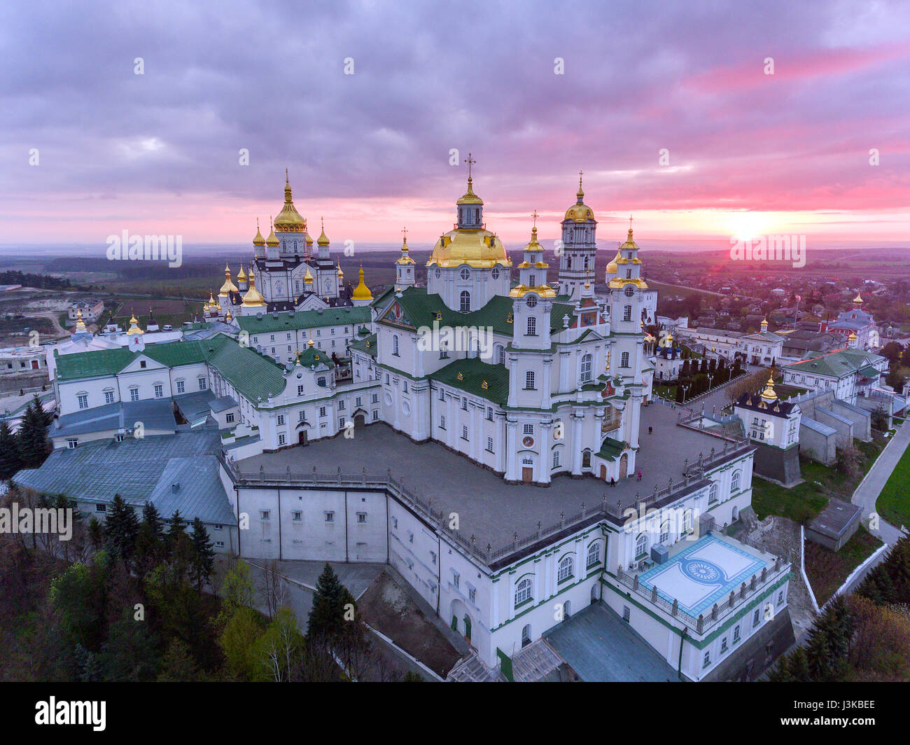 Vue aérienne de monastère Pochaev, Église orthodoxe, Pochayiv Lavra, Ukraine. Banque D'Images
