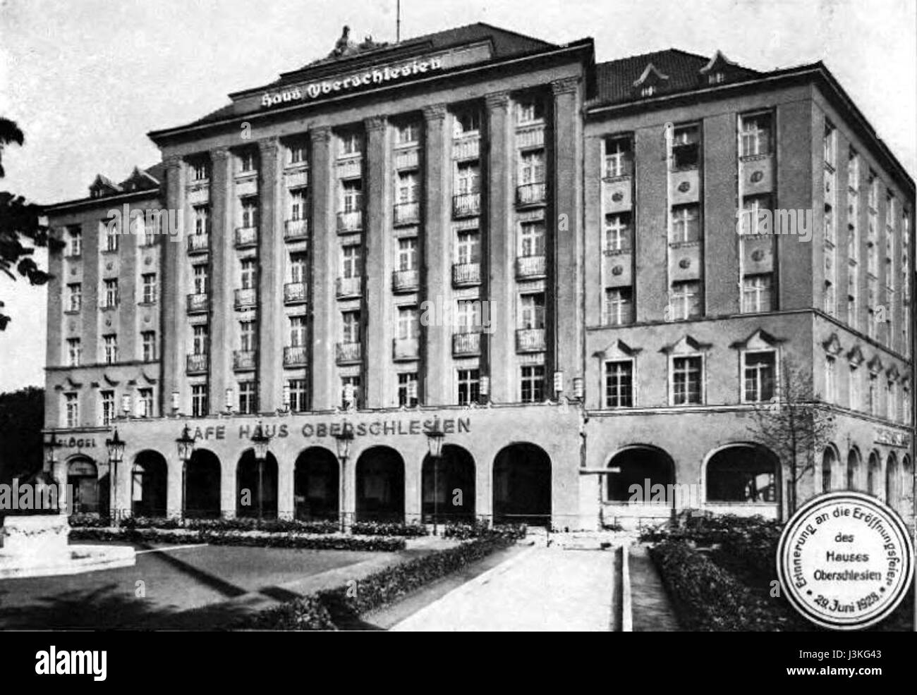 Le Gleiwitz Haus, situé à Oberschlesien (haute-Silésie), est un bâtiment architectural, historiquement important dans la région. Il rappelle le passé complexe de la région au XXe siècle. Banque D'Images