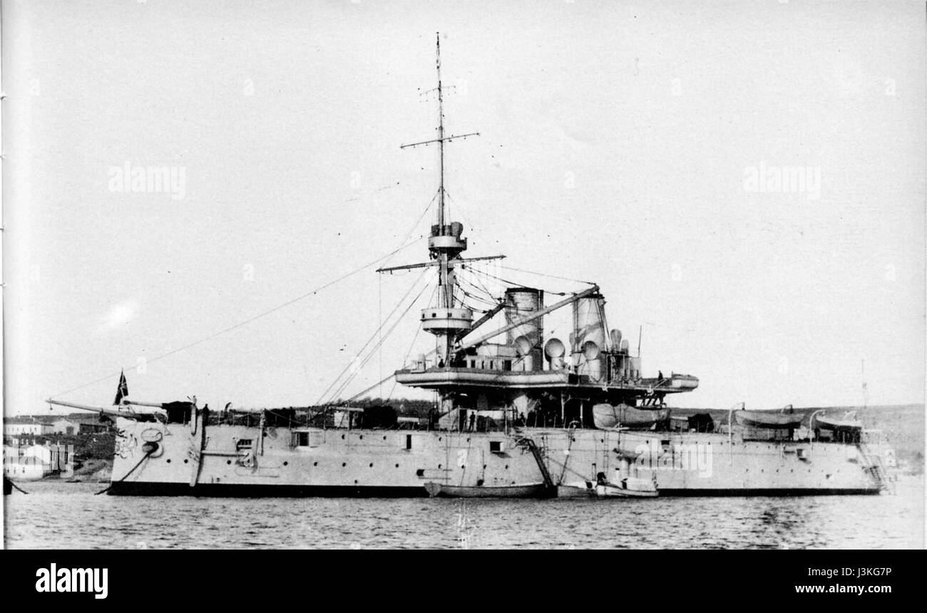 L'image de 1916 de Georgiy Pobedonosets, également connu sous le nom de Saint Georges le victorieux, représente une statue du célèbre saint patron des forces militaires dans le christianisme orthodoxe oriental. La statue capture la position héroïque de Saint Georgeâ€ ™ alors qu'il est traditionnellement montré vainqueur d'un dragon, symbolisant le triomphe sur le mal et la protection des fidèles. Banque D'Images