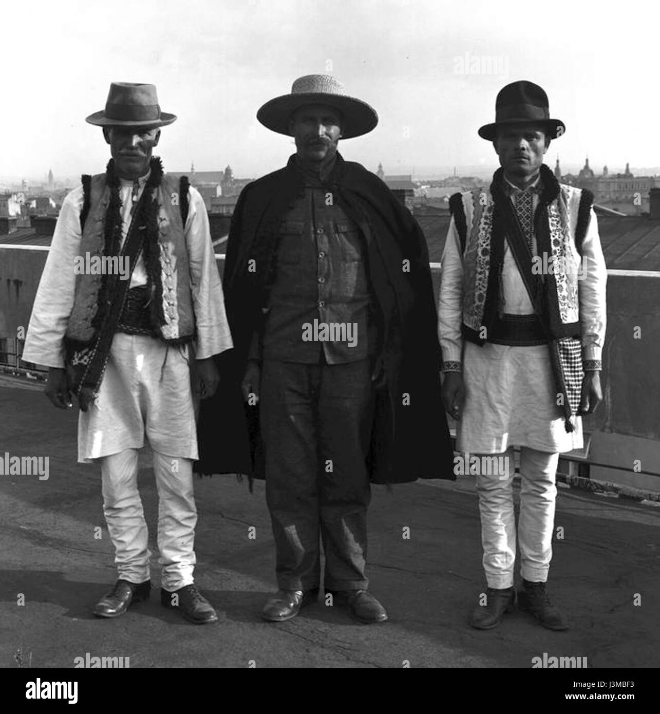 Les Hutsuls sont un groupe ethnique principalement originaire des Carpates en Ukraine, en particulier de la région d'Ivano Frankivsk. Connus pour leur culture unique, leurs vêtements et leur musique traditionnelle, ils ont un riche héritage dans l'histoire ukrainienne. Banque D'Images