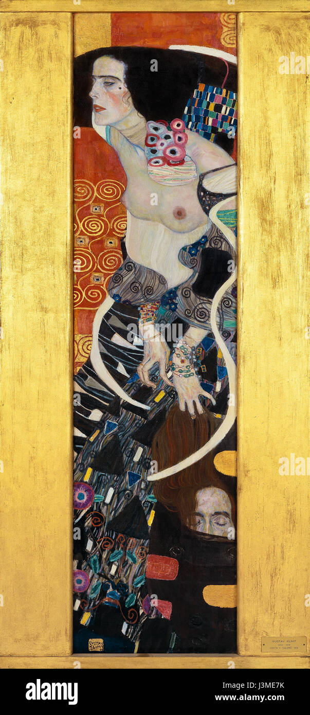 Judith II de Gustav Klimt (également connue sous le nom de Judith à la tête d'Holoferne) est une peinture renommée qui dépeint la figure biblique de Judith tenant la tête coupée d'Holoferne, incarnant la force et la séduction à travers son imagerie symbolique et émotionnelle. Banque D'Images