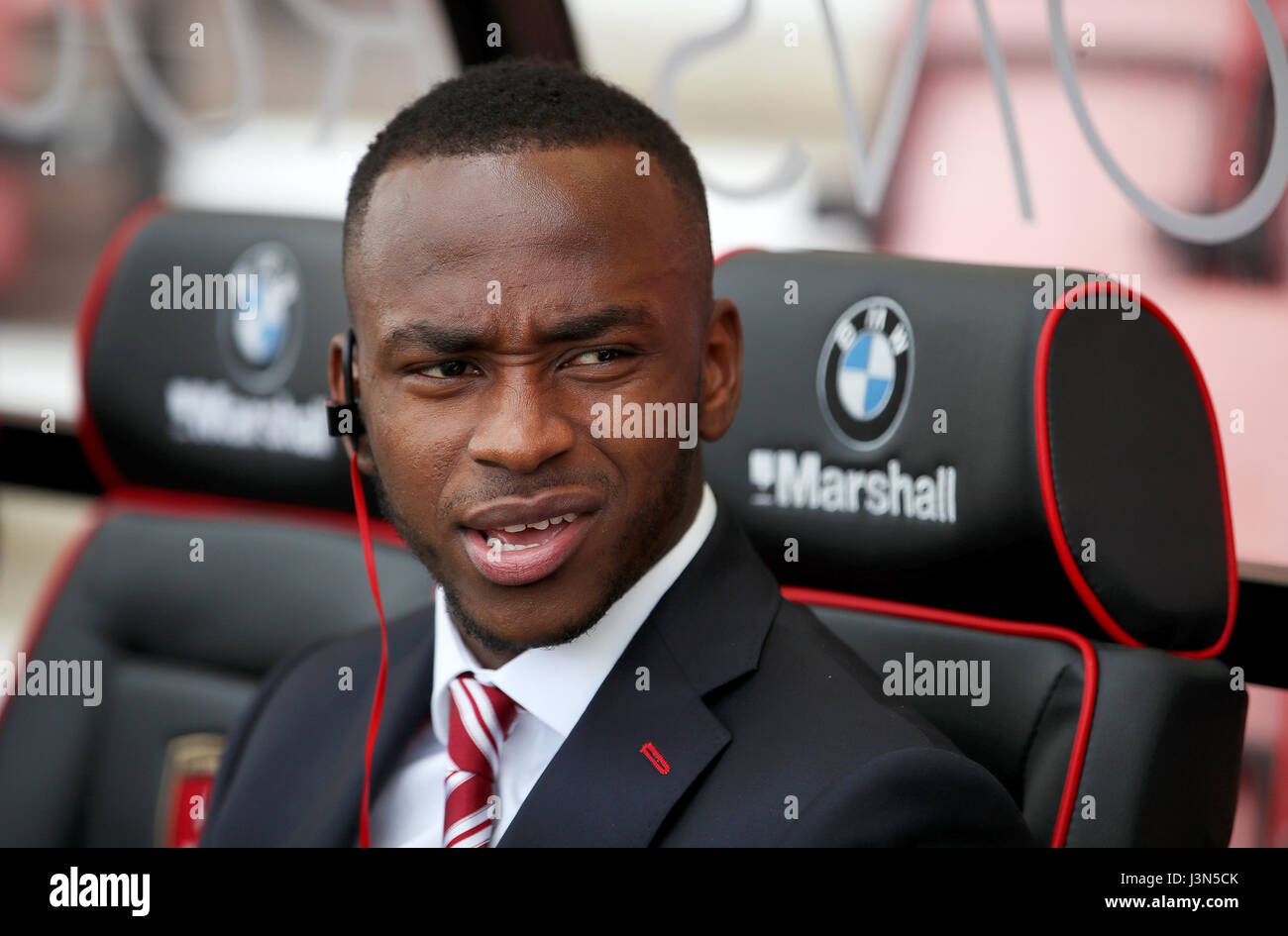 Stoke City's Saido Berahino avant le premier match de championnat au stade KCOM, Hull. Banque D'Images