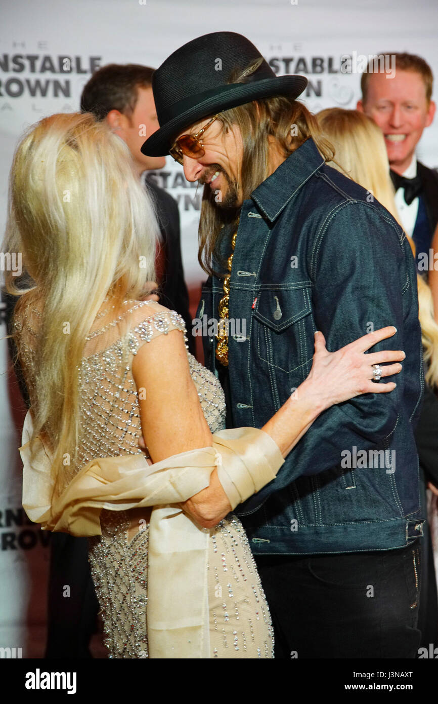 Louisville, Kentucky, USA. Le 05 mai, 2017. Kid Rock et guest assiste à l'Barnstable-Brown bénéficiant de Gala Le diabète et obésité Center le 5 mai 2017 à Louisville, Kentucky. Crédit : l'accès Photo/Alamy Live News Banque D'Images