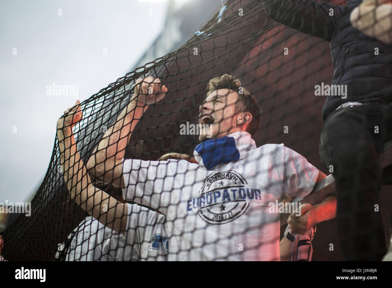 Le Danemark, le 05 mai 2017, Helsingoer. Fans du FC Copenhague FC Copenhague en fête 12e du titre de ligue dans la Superliga ALKA danois. Banque D'Images
