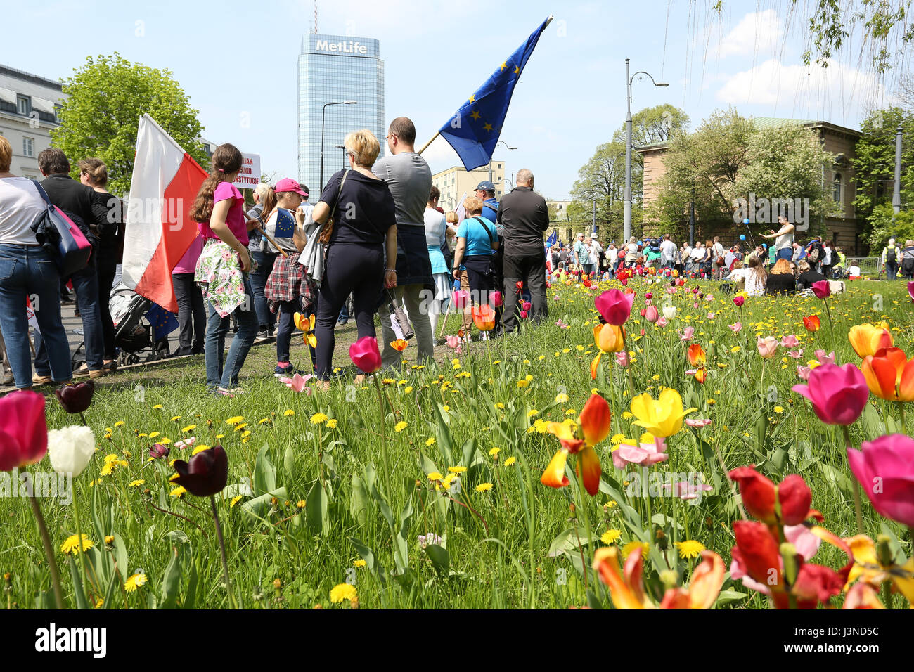 Pologne, Varsovie, le 6 mai, 2017 : la liberté de Mars s'est tenu à Varsovie pour protester contre le gouvernement. Les partis de l'opposition 'Nowoczesna', Platforma Obywatelska", le "Comité pour la défense de la démocratie" (KOD) et plusieurs groupes d'activistes, a rencontré la démonstration. ©Madeleine Ratz/Alamy Live News Banque D'Images