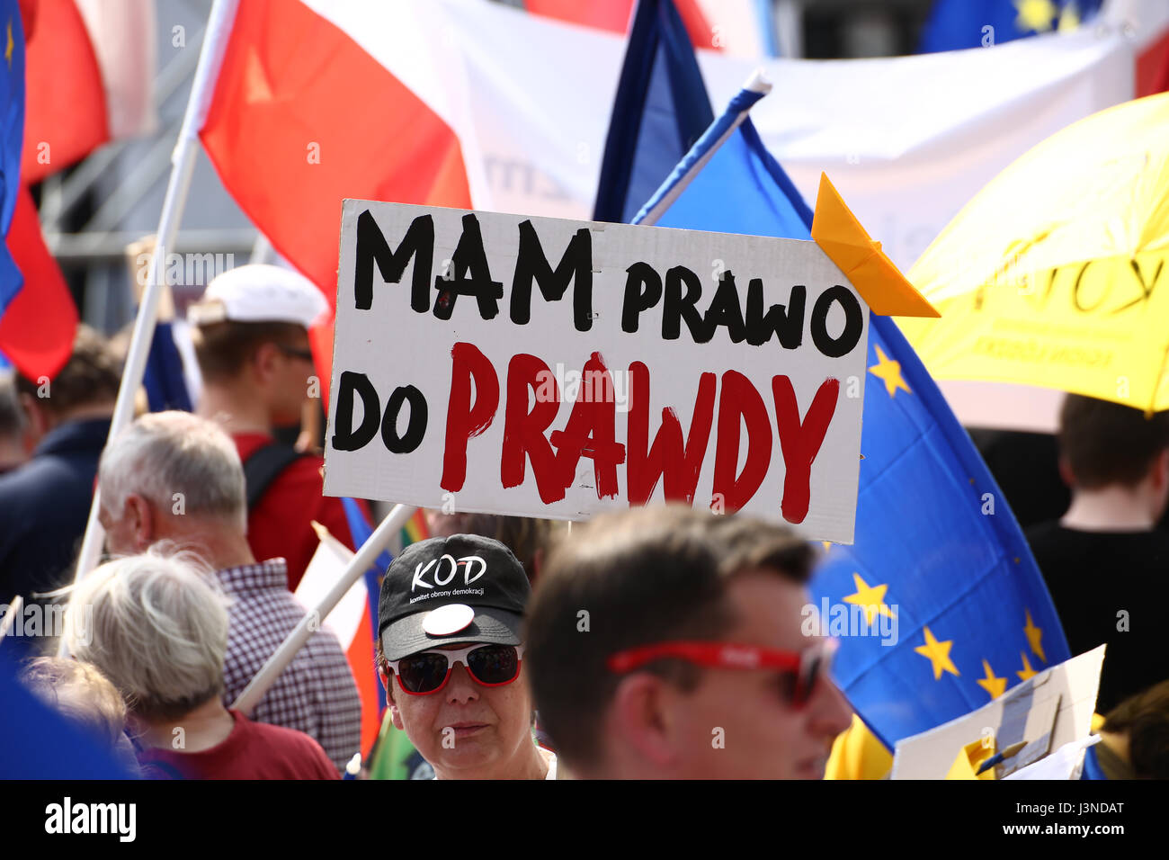 Pologne, Varsovie, le 6 mai, 2017 : Grande manifestation 'marche de la liberté' déplacé par Varsovie, organisé par plusieurs partis d'opposition (Nowoczesna, Platforma Obywatelska) et les ONG. ©Jake Ratz/Alamy Live News Banque D'Images