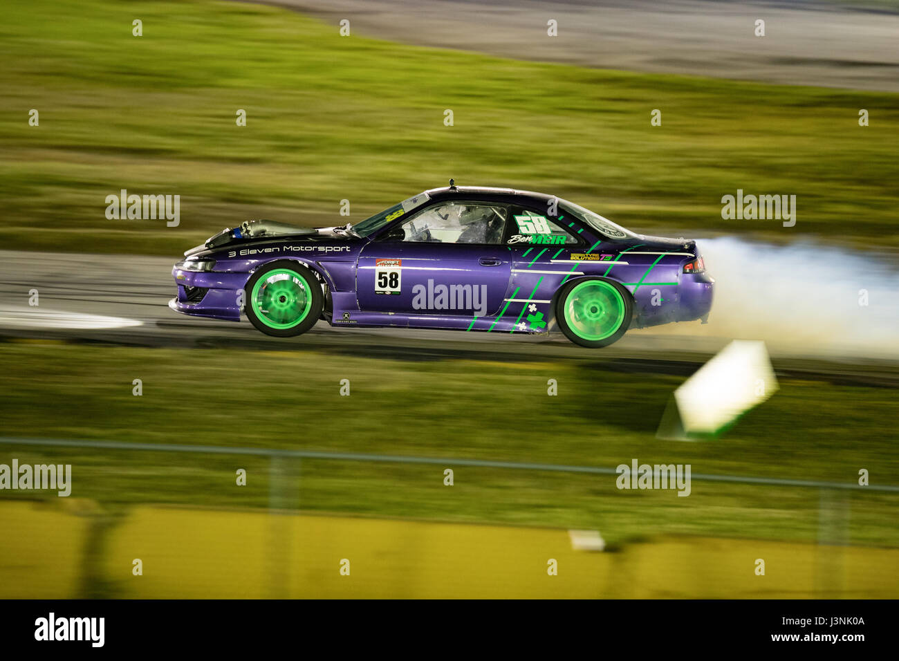 Sydney Motorsport Park, Australie. 6 mai 2017. Ben Meir montrant un peu de vitesse avec sa Nissan S14. Anthony Bolack/Alamy Live News Banque D'Images