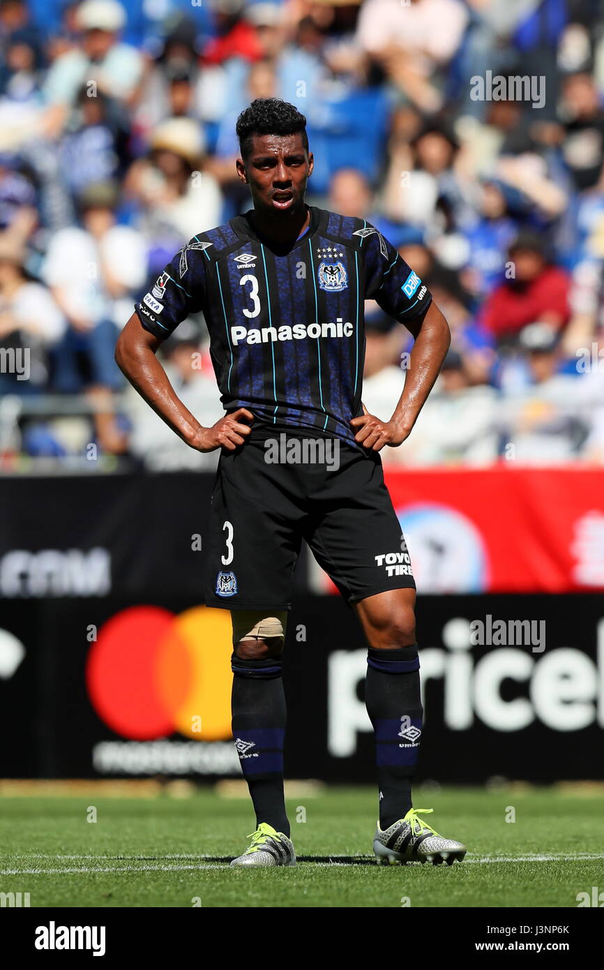 Fabio (Gamba), 5 mai 2017 - Football : 2017 J1 match de championnat entre Gamba Osaka 1-1 Shimizu s-Pulse au stade de football de la ville de Suita, Osaka, Japon. (Photo par AFLO SPORT) Banque D'Images