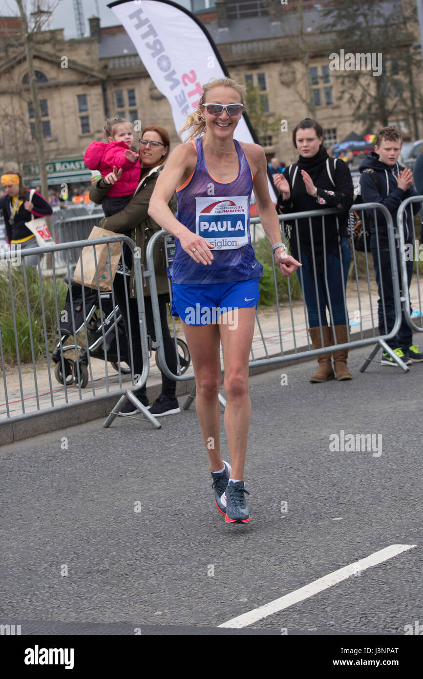Détenteur du record du monde de marathon Paula Radcliffe exécute le Siglion Ville Sunderland Demi-marathon 07 mai 2017 - Sunderland, Tyne et Wear. Banque D'Images